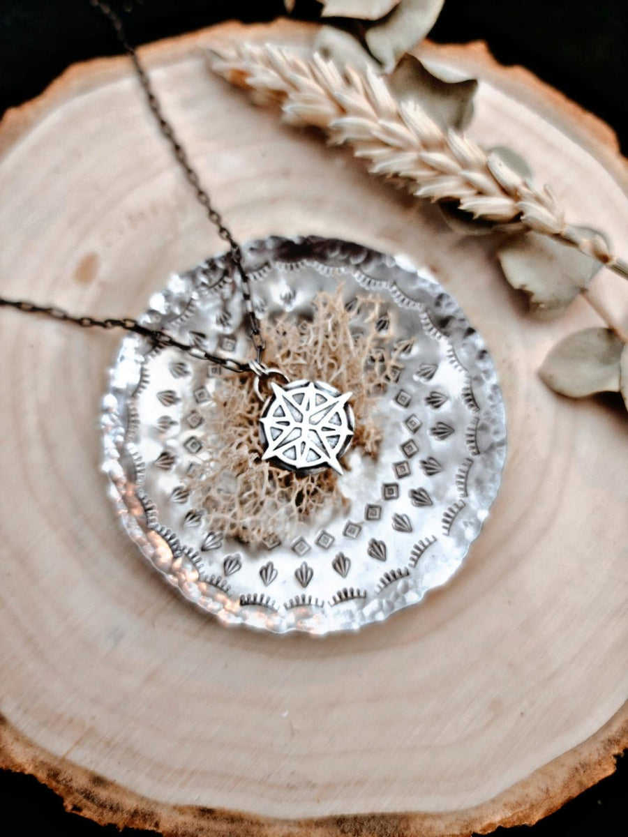 Dainty deals compass necklace